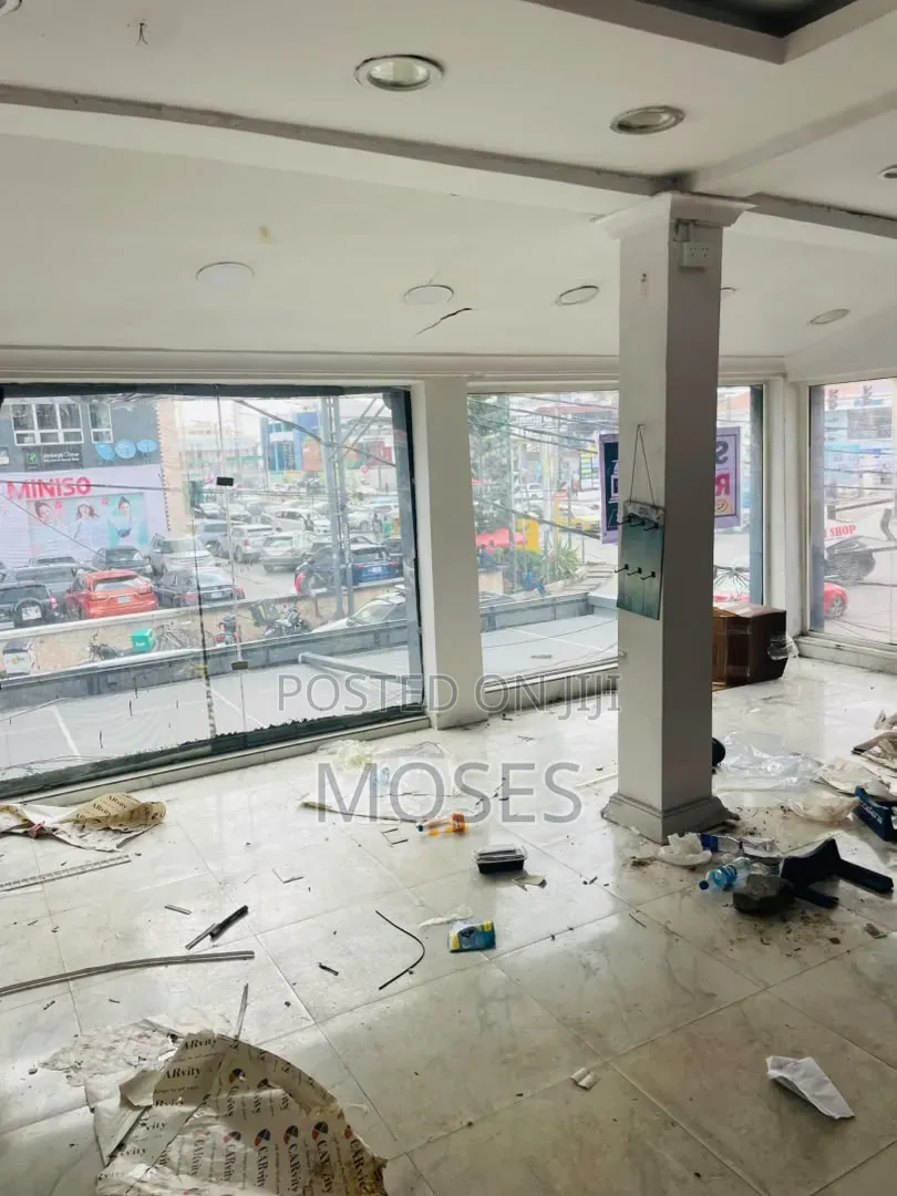 Strategic Spacious Office Space
