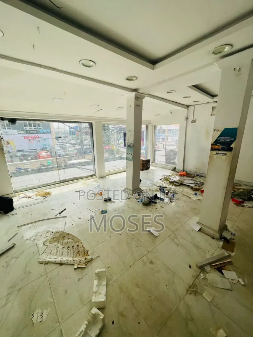 Strategic Spacious Office Space