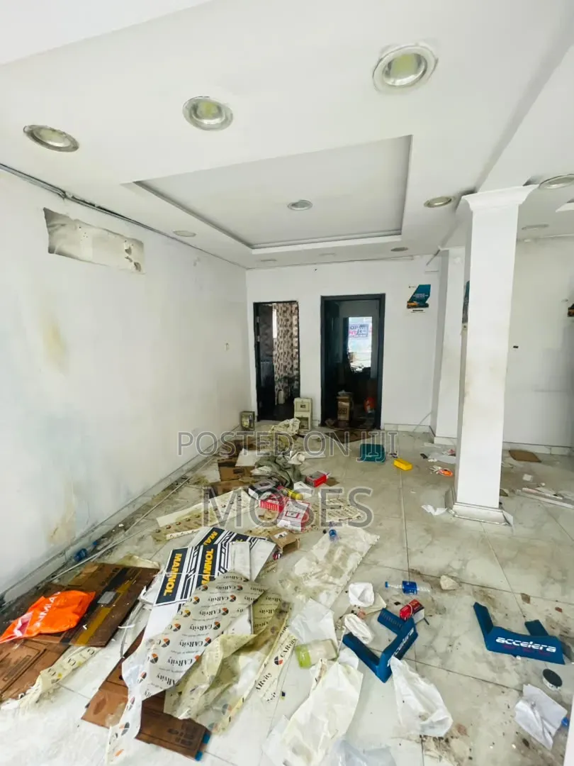 Strategic Spacious Office Space