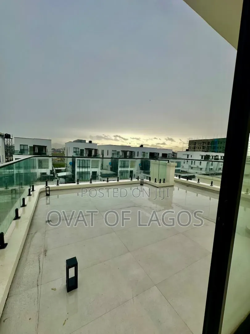 5bdrm Duplex in Lekki Phase 1 for sale