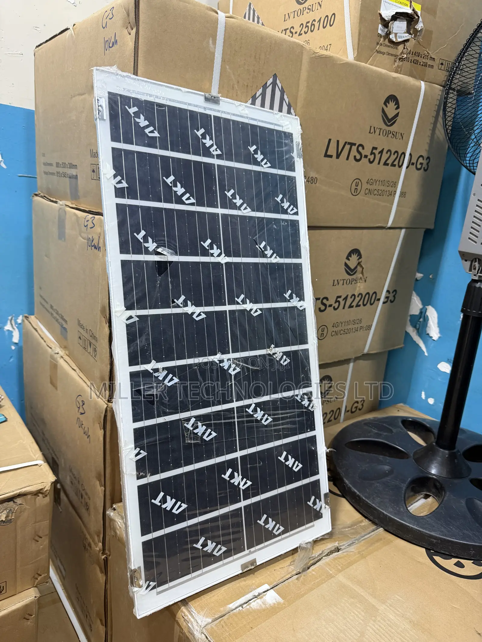Original AKT 400W Solar Powered Street Light