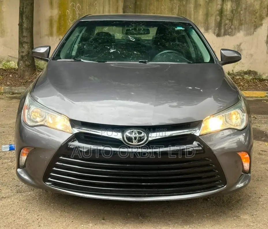 Toyota Camry 2017 Gray