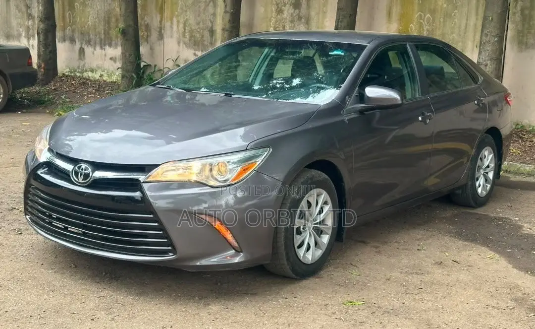 Toyota Camry 2017 Gray