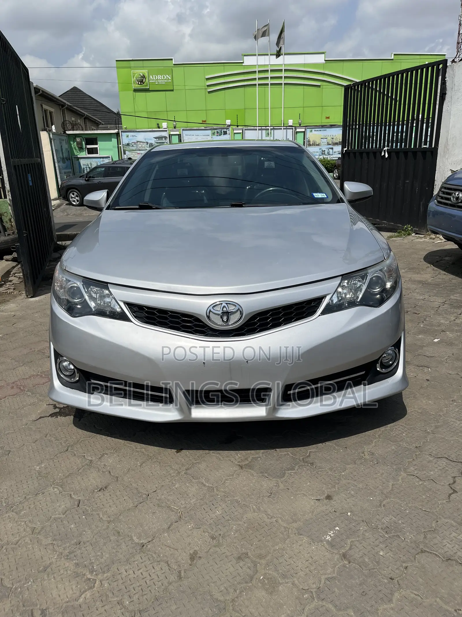 Toyota Camry LE 4dr Sedan (2.5L 4cyl 6A) 2012 Silver
