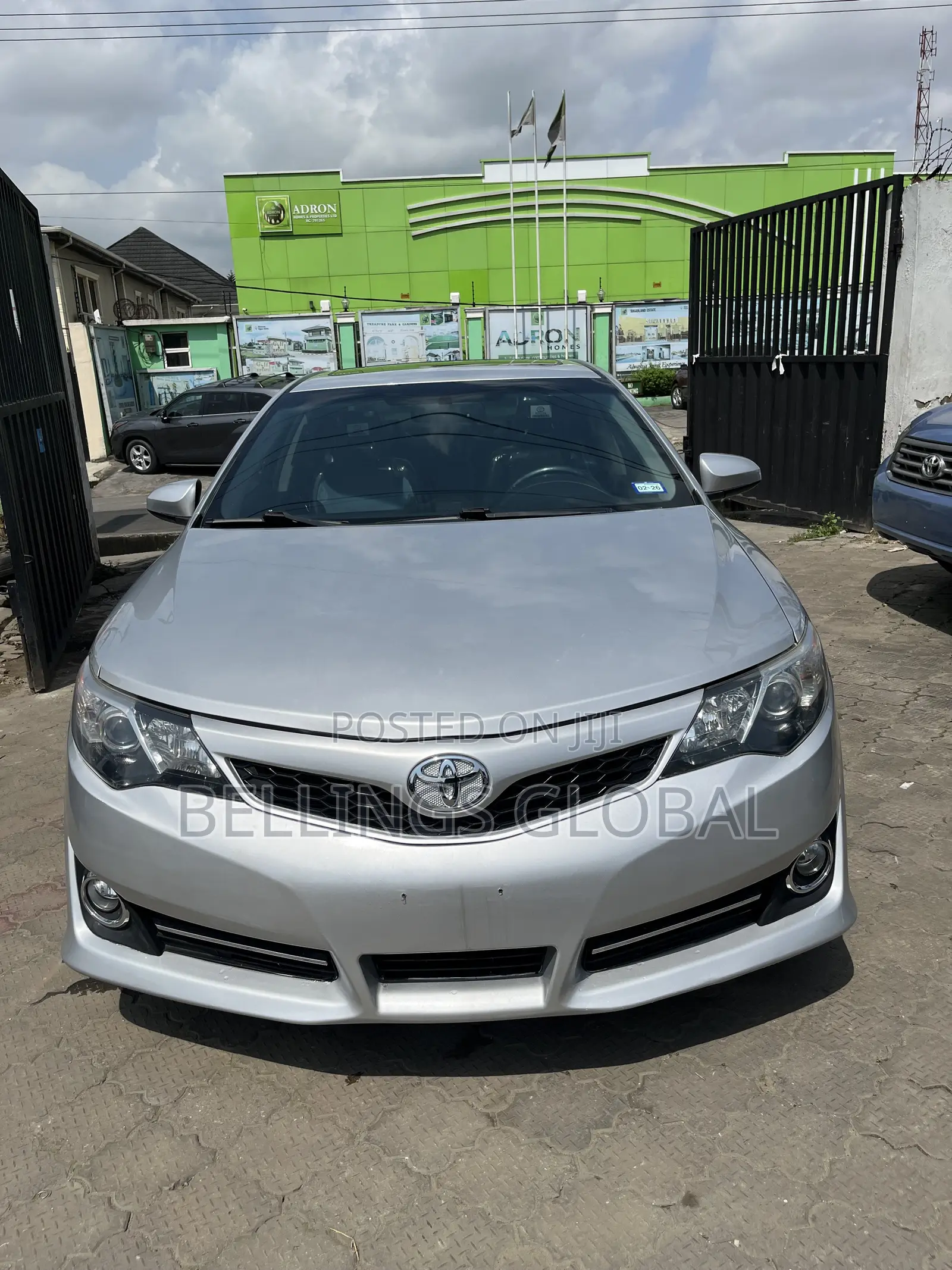 Toyota Camry LE 4dr Sedan (2.5L 4cyl 6A) 2012 Silver