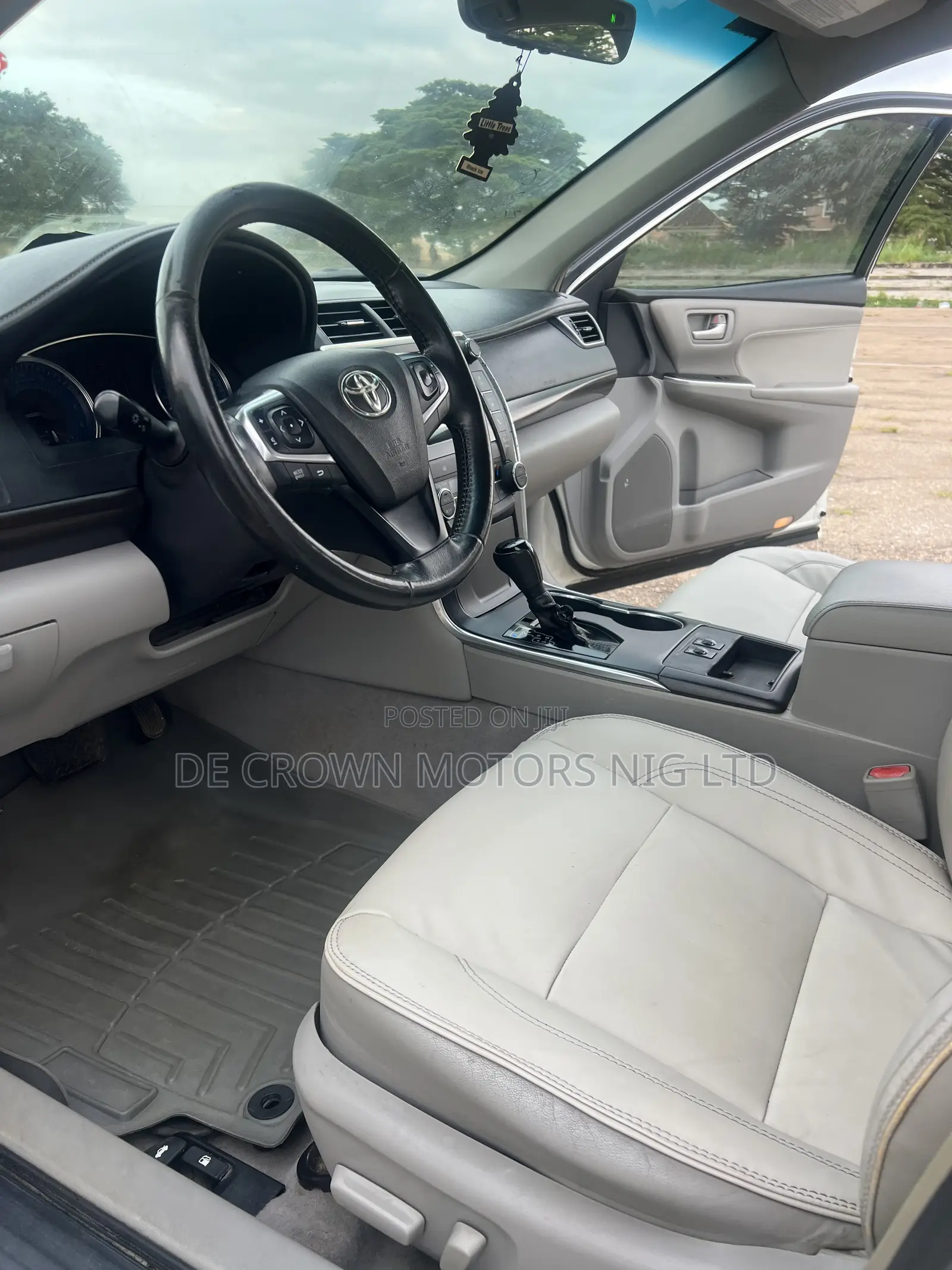 Toyota Camry XLE 4dr Sedan (2.5L 4cyl 6A) 2015 White