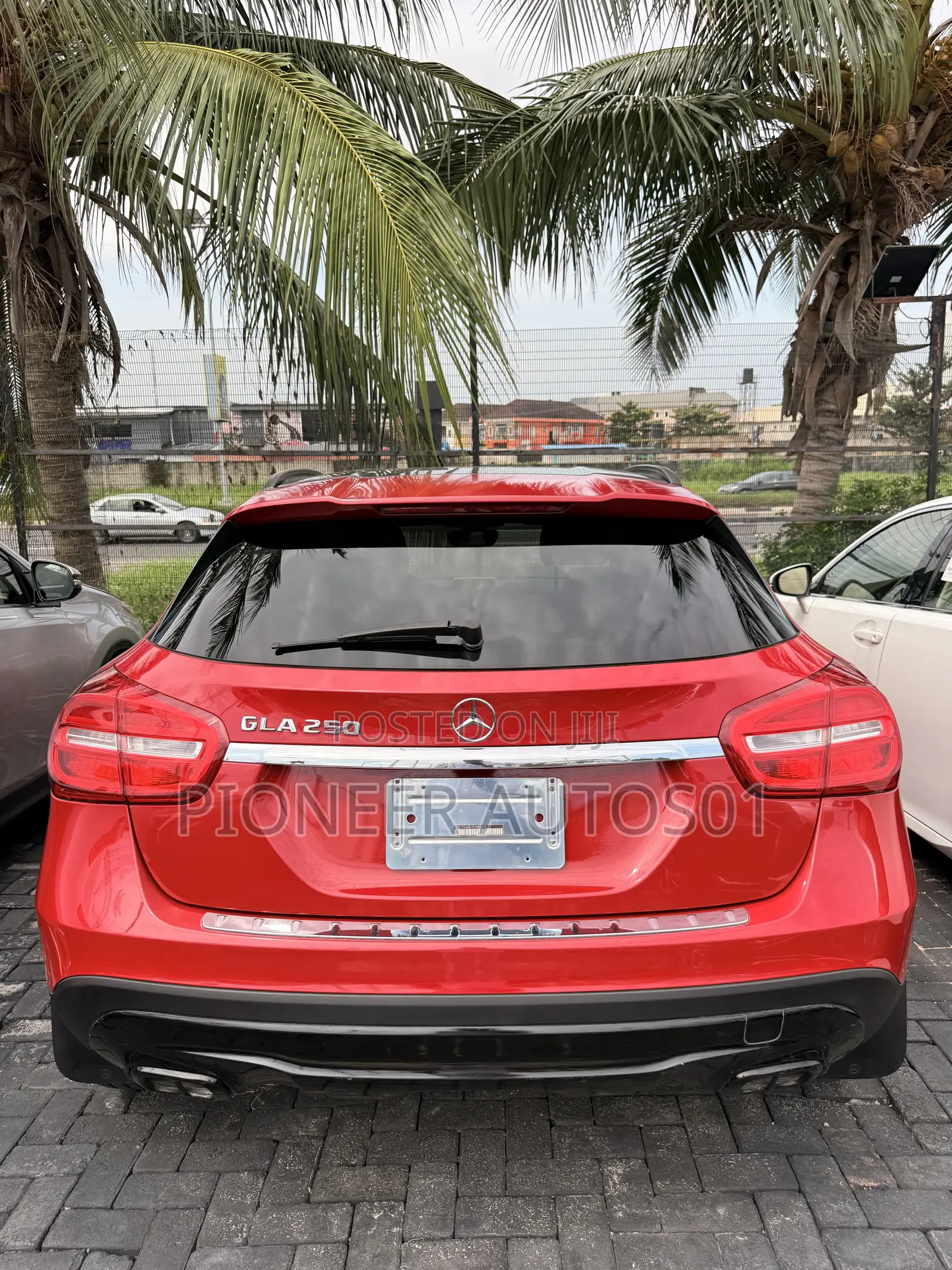 Mercedes-Benz GLA 250 2015 Red