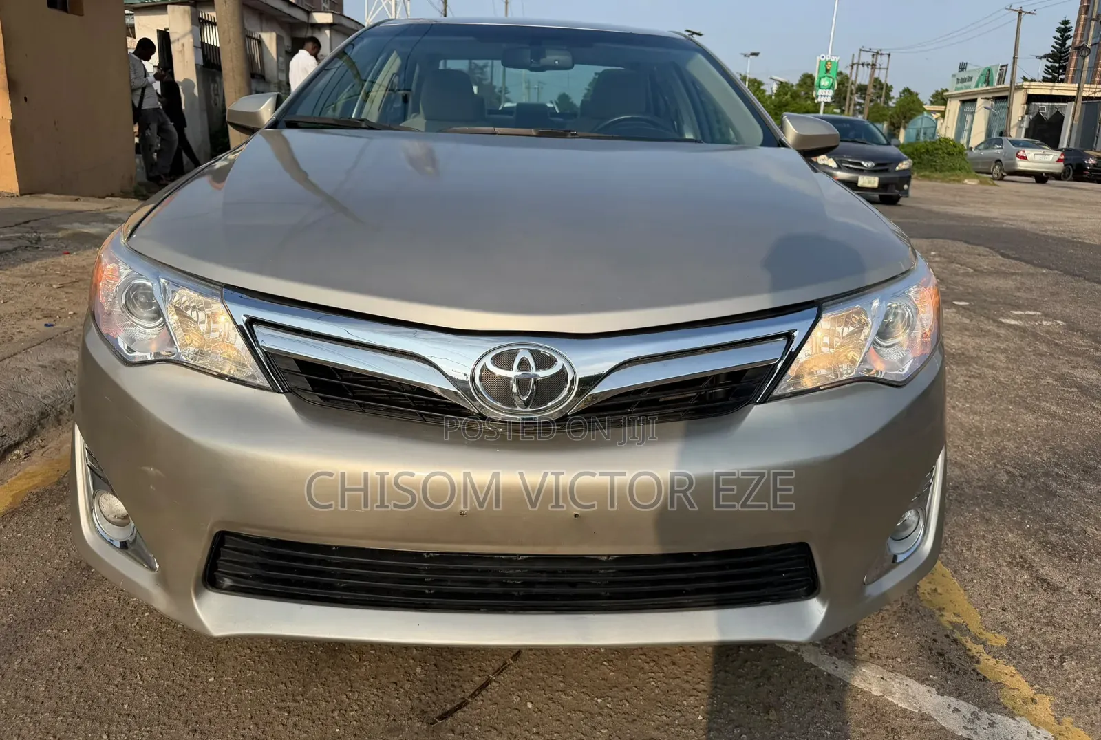 Toyota Camry LE 4dr Sedan w/Prod. End 11/13 (2.5L 4cyl 6A) 2014 Gold