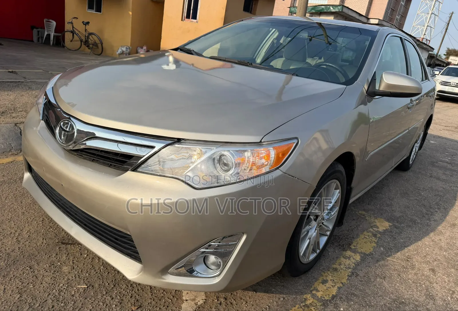 Toyota Camry LE 4dr Sedan w/Prod. End 11/13 (2.5L 4cyl 6A) 2014 Gold