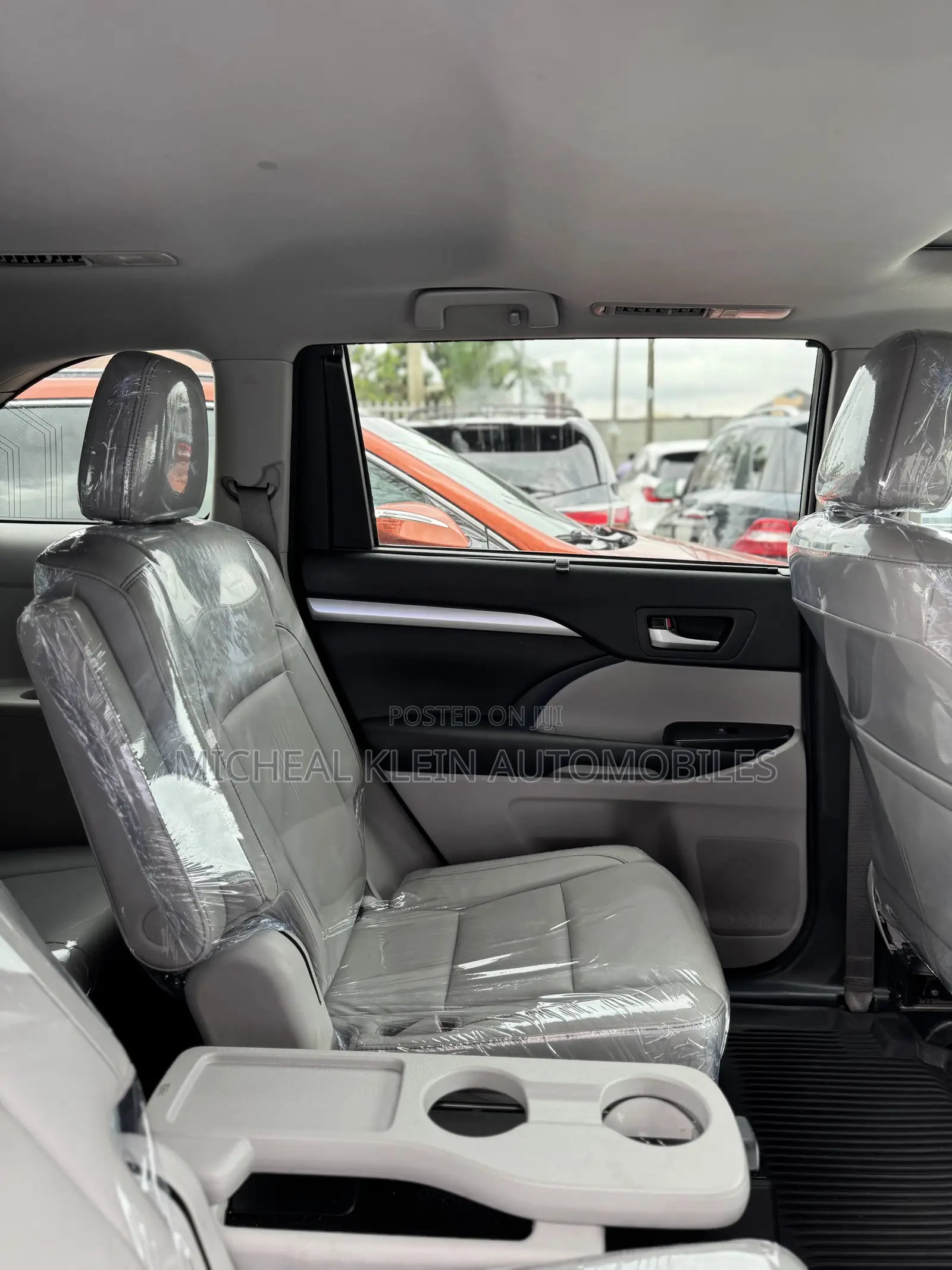 Toyota Highlander XLE 4x4 V6 (3.5L 6cyl 8A) 2018 Gray