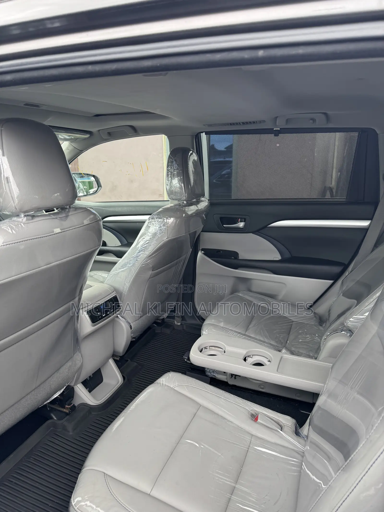 Toyota Highlander XLE 4x4 V6 (3.5L 6cyl 8A) 2018 Gray