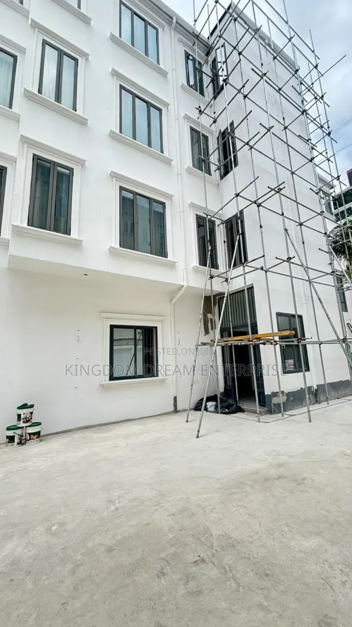 3bdrm Apartment in Banana Island Ikoyi for sale