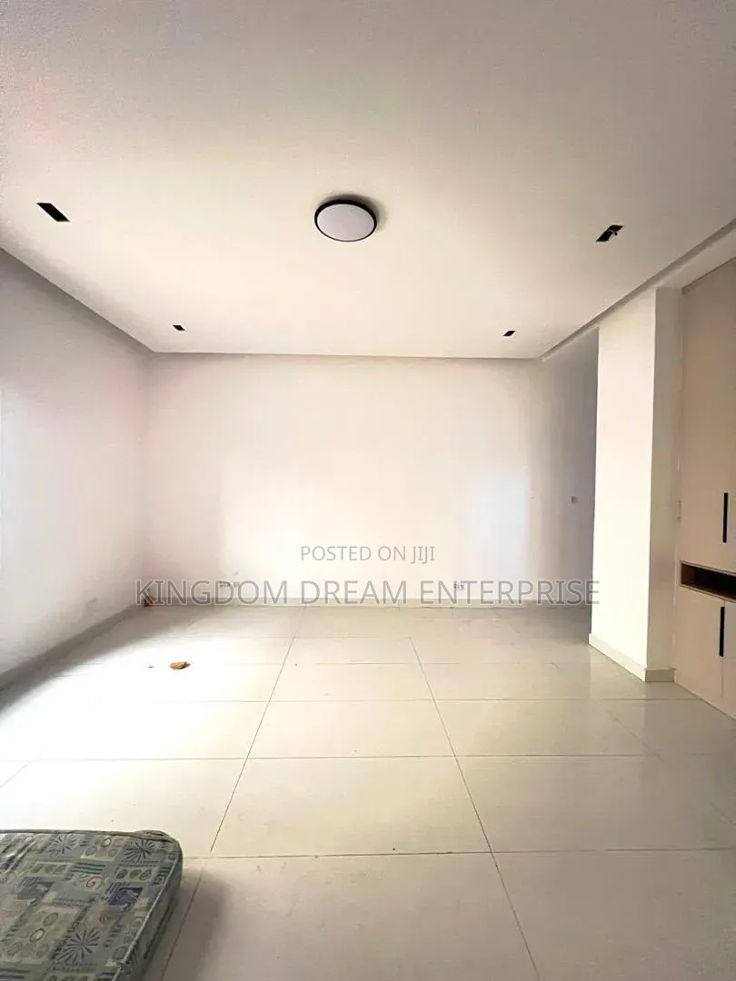 3bdrm Apartment in Banana Island Ikoyi for sale
