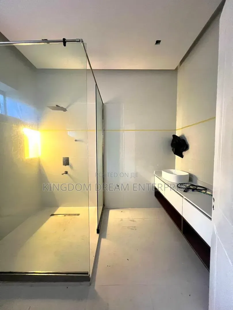 3bdrm Apartment in Banana Island Ikoyi for sale