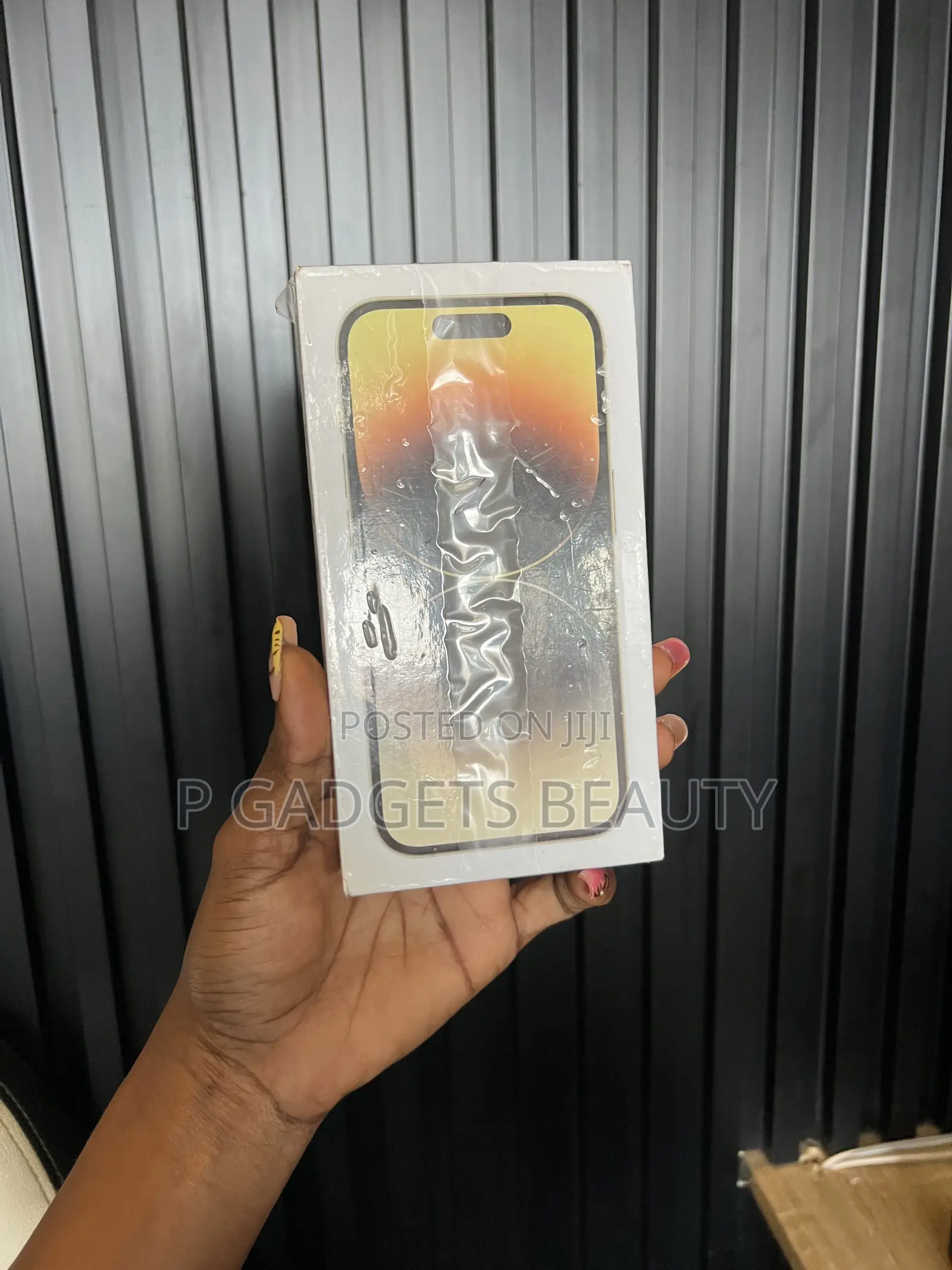 New Apple iPhone 14 Pro 256 GB Gold