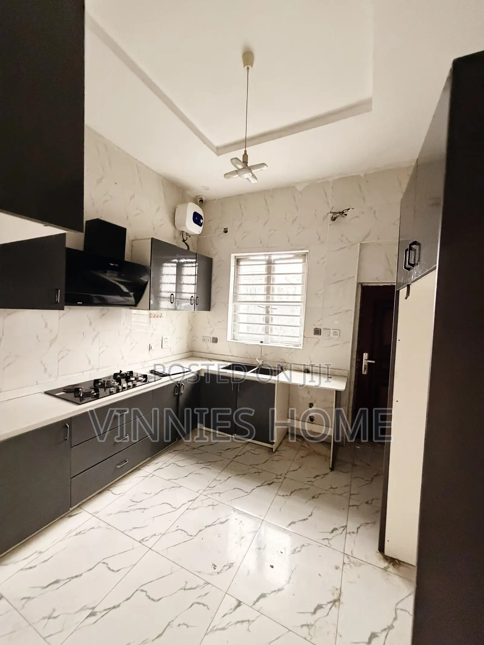 4bdrm Duplex in Lekki Phase 1 for rent
