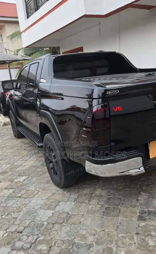 Toyota Hilux Revo Double Cab Petrol 2.7 AWD 2020 Black