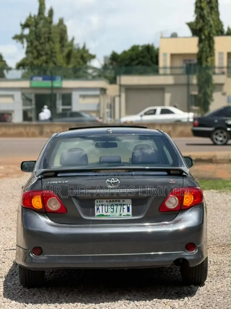 Toyota Corolla S 4dr Sedan (1.8L 4cyl 4A) 2010 Gray