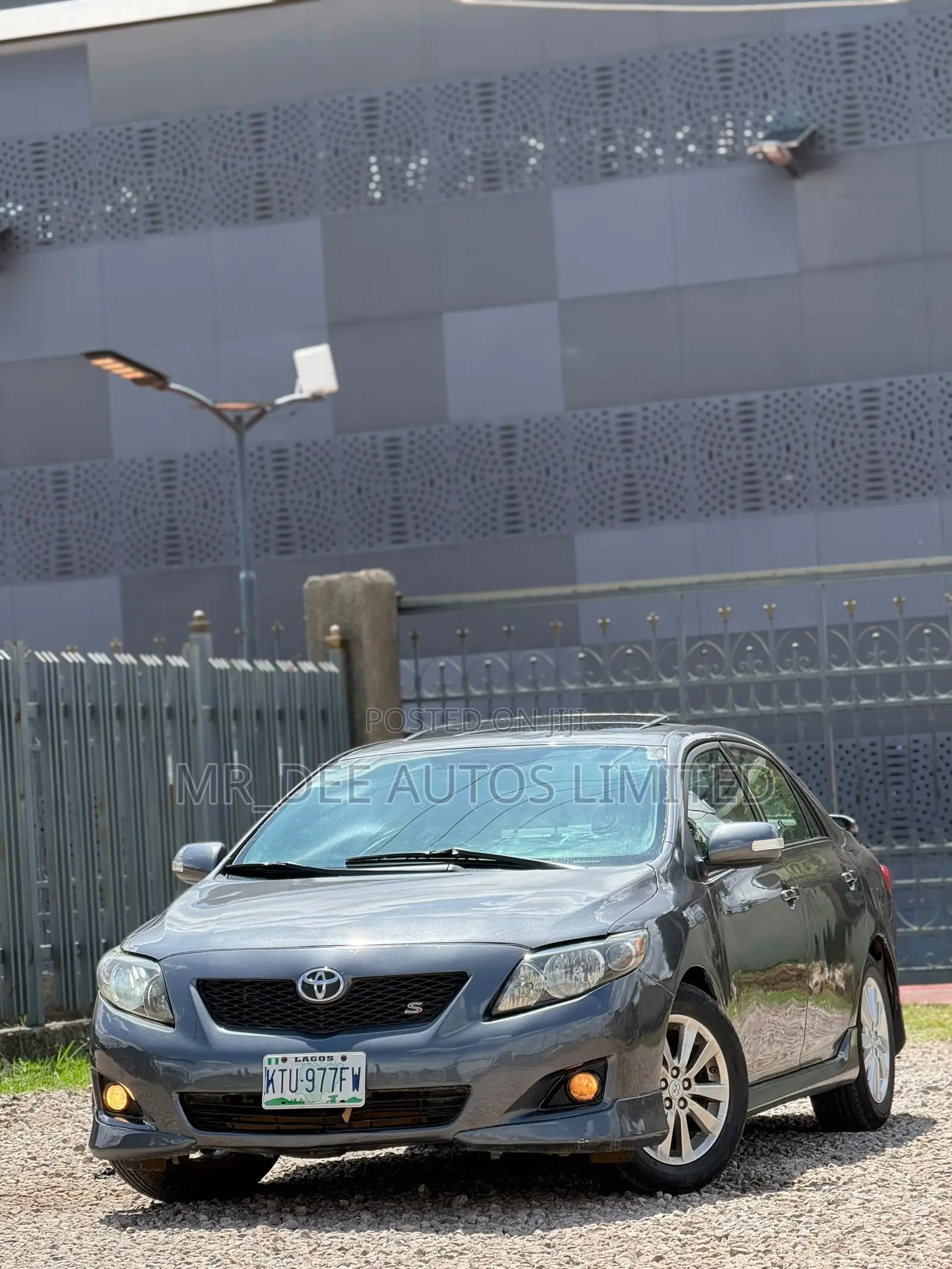 Toyota Corolla S 4dr Sedan (1.8L 4cyl 4A) 2010 Gray