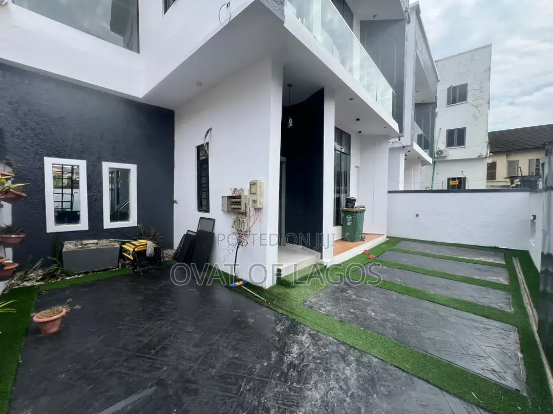 4bdrm Duplex in Ado / Ajah for sale