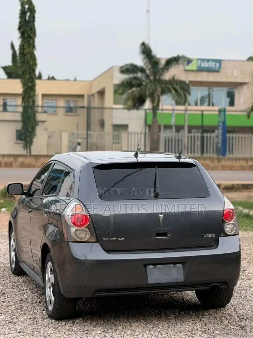 Pontiac Vibe 2009 Gray