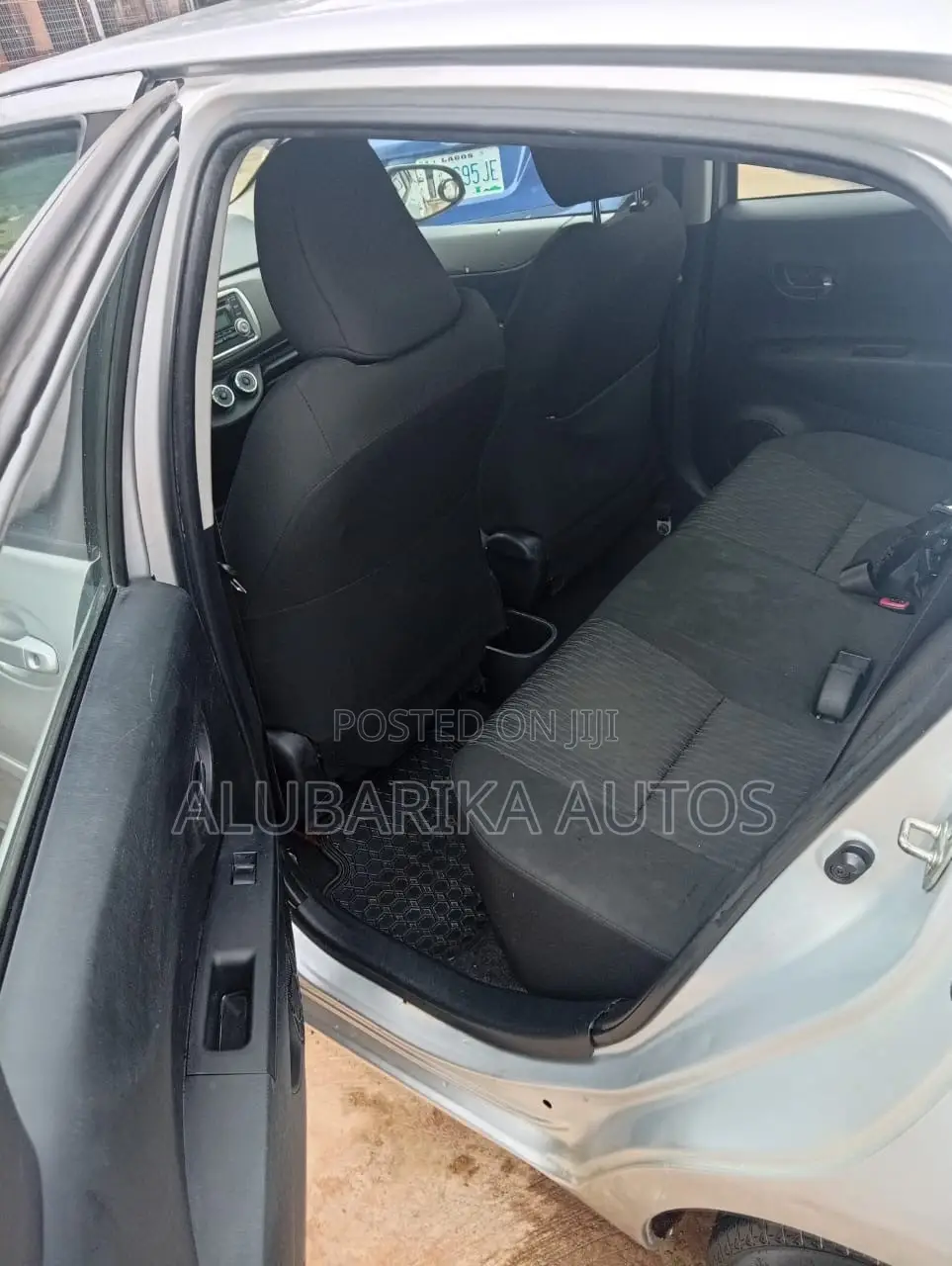 Toyota Yaris 2010 Gold