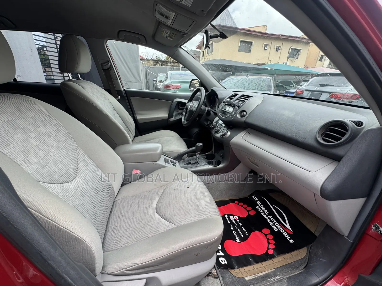 Toyota RAV4 2010 Red