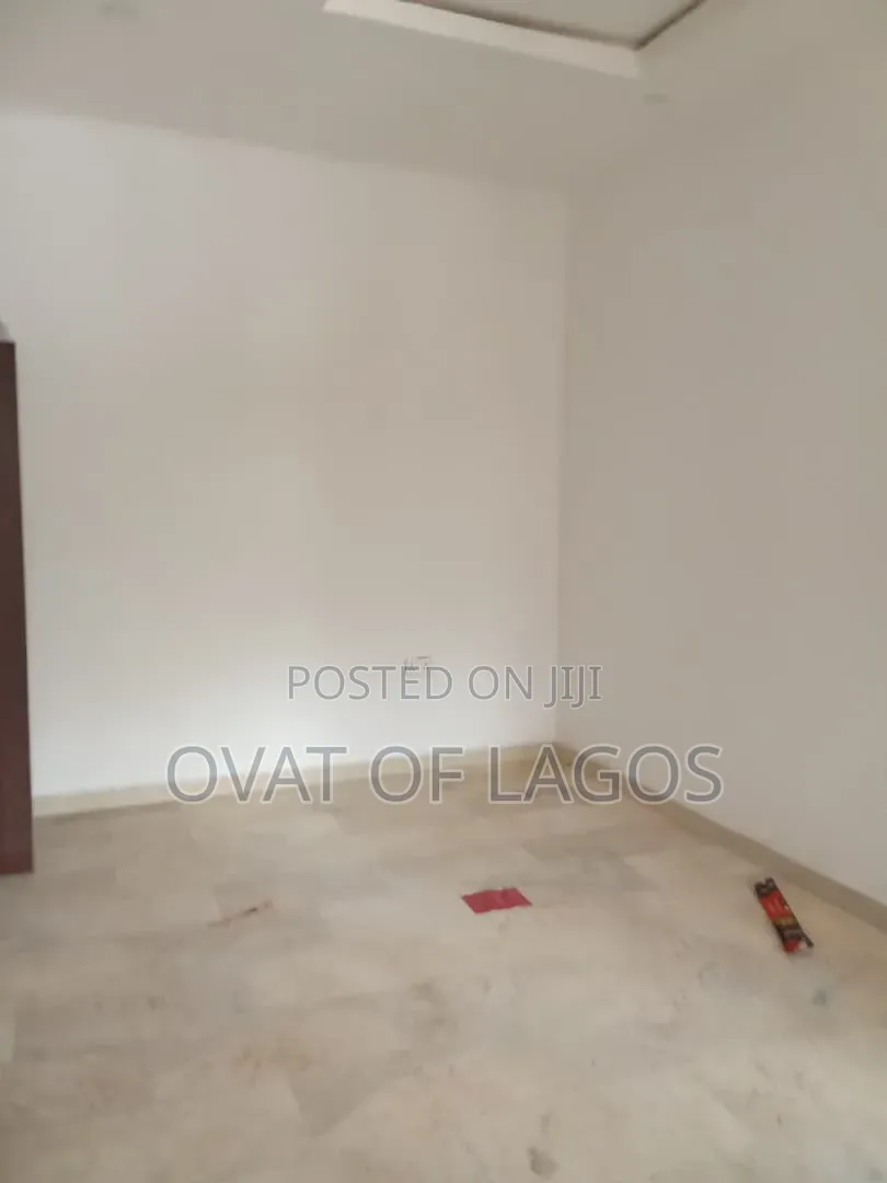 1bdrm Apartment in Lekki Phase 1 for rent