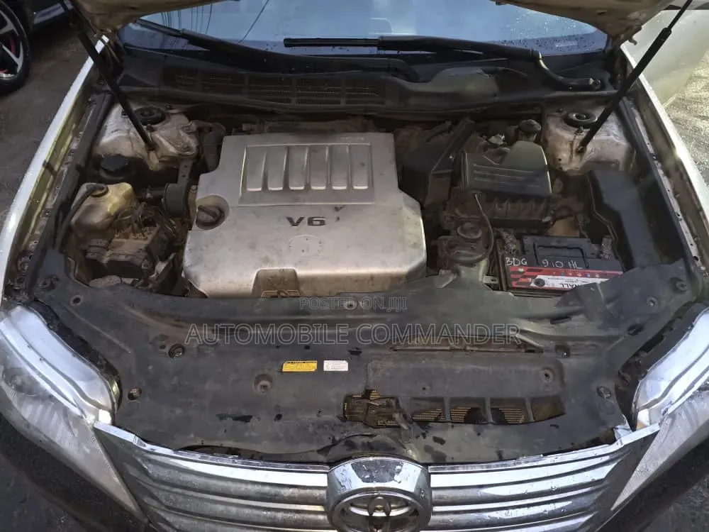 Toyota Avalon 2011 White