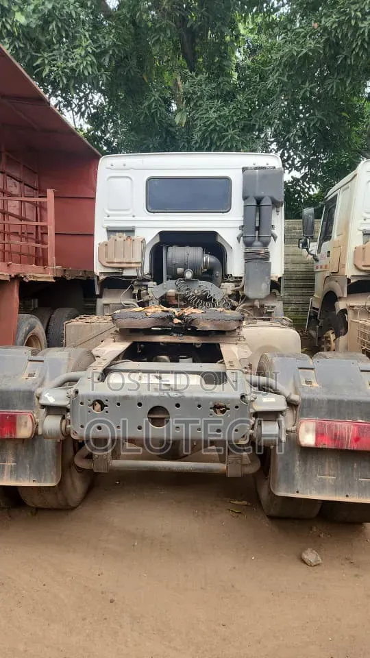 Howo Tractor Head 6 Tyres