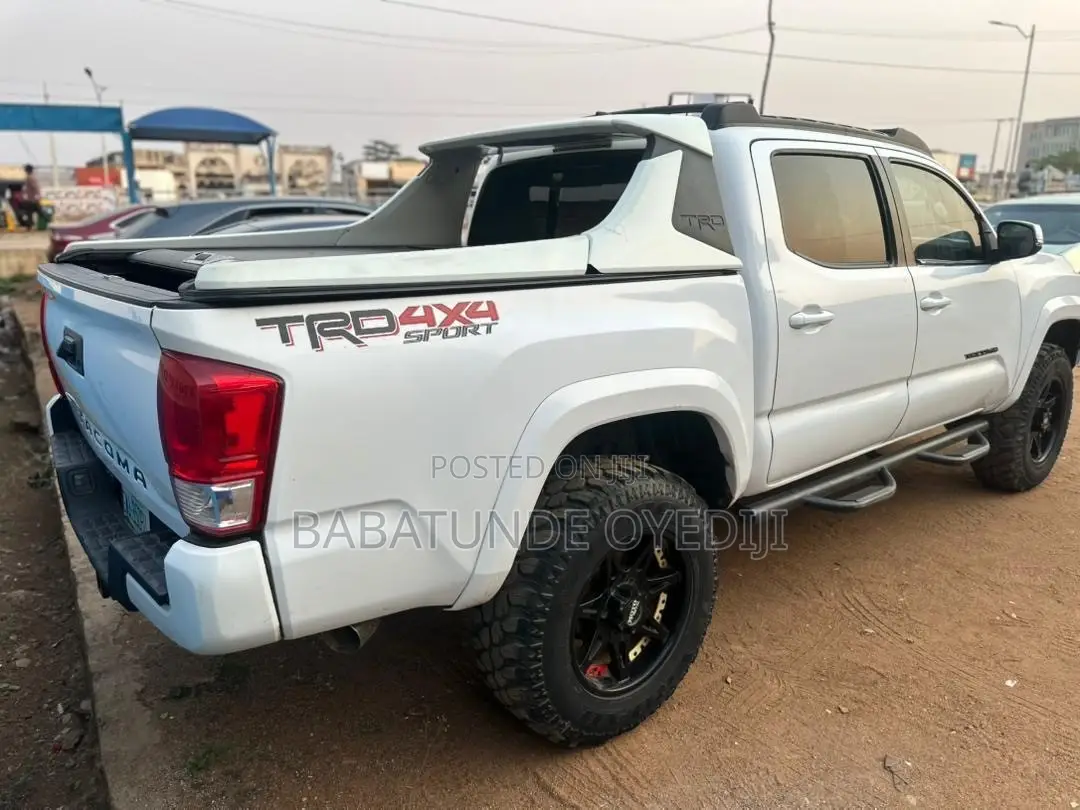 Toyota Tacoma TRD Sport 2017 White