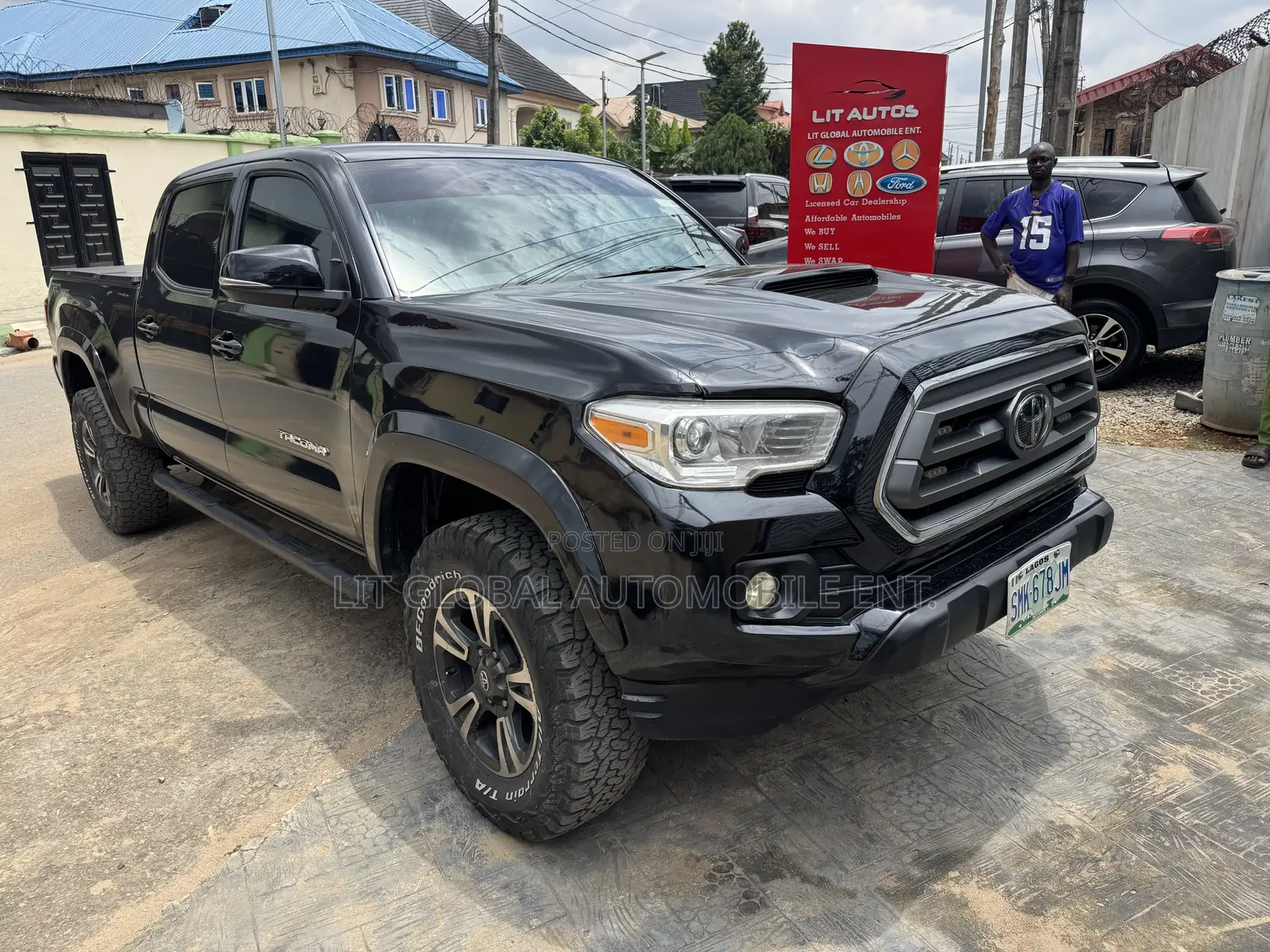 Toyota Tacoma 2018 Black