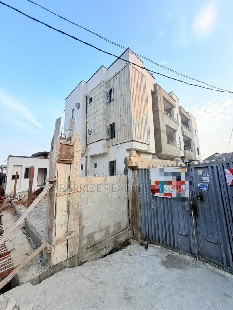 3bdrm Apartment in Gbagada Lagos for sale