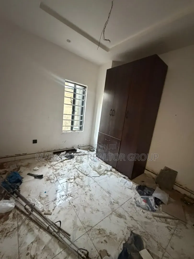3bdrm Apartment in Gbagada Lagos for sale