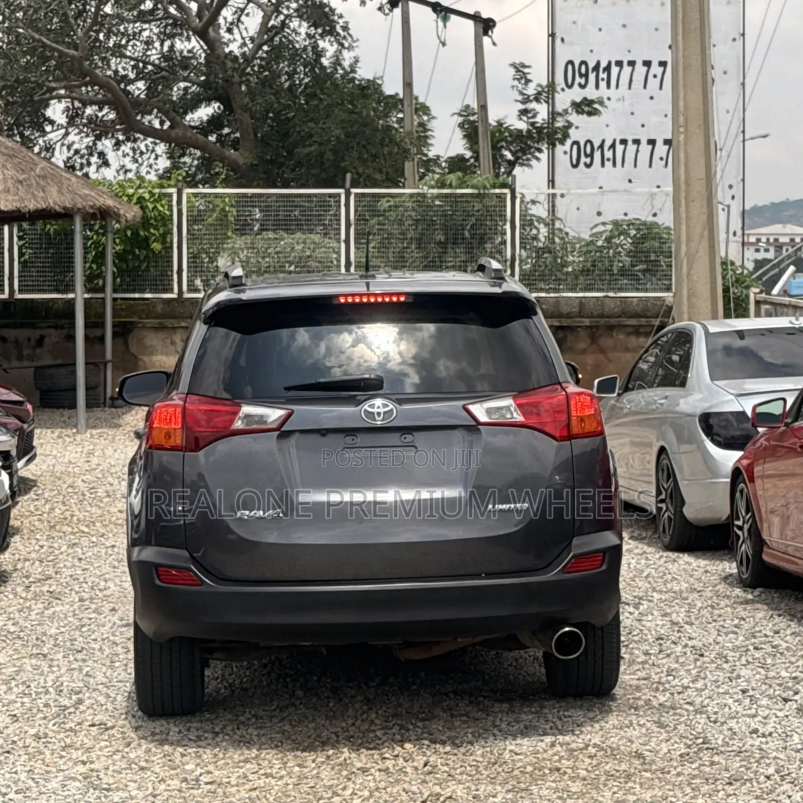 Toyota RAV4 Limited 4dr SUV AWD (2.5L 4cyl 6A) 2015 Gray