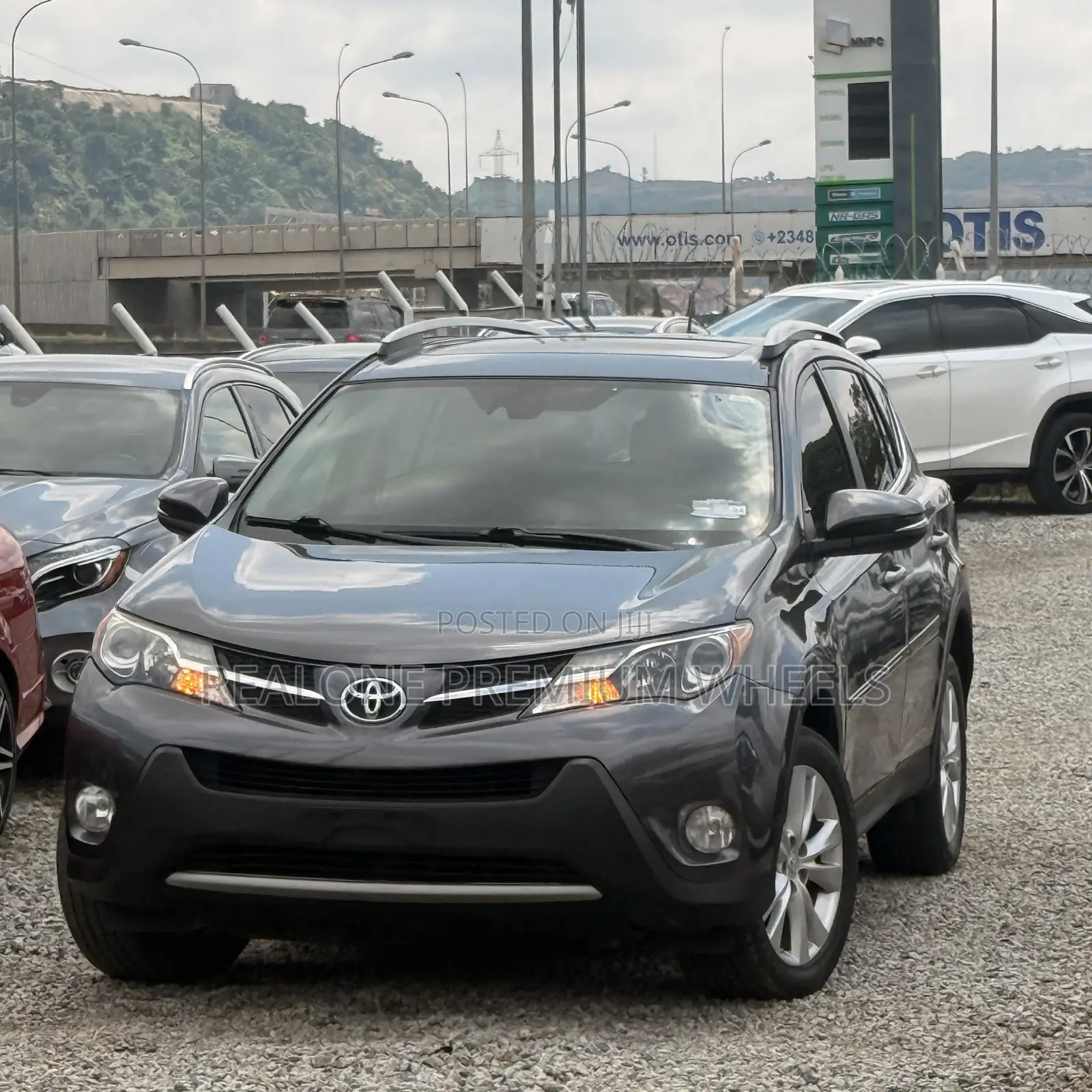 Toyota RAV4 Limited 4dr SUV AWD (2.5L 4cyl 6A) 2015 Gray