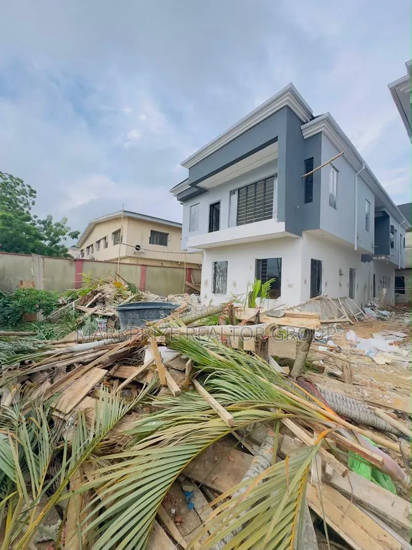 5bdrm Duplex in Omole Phase 2 Lagos for sale