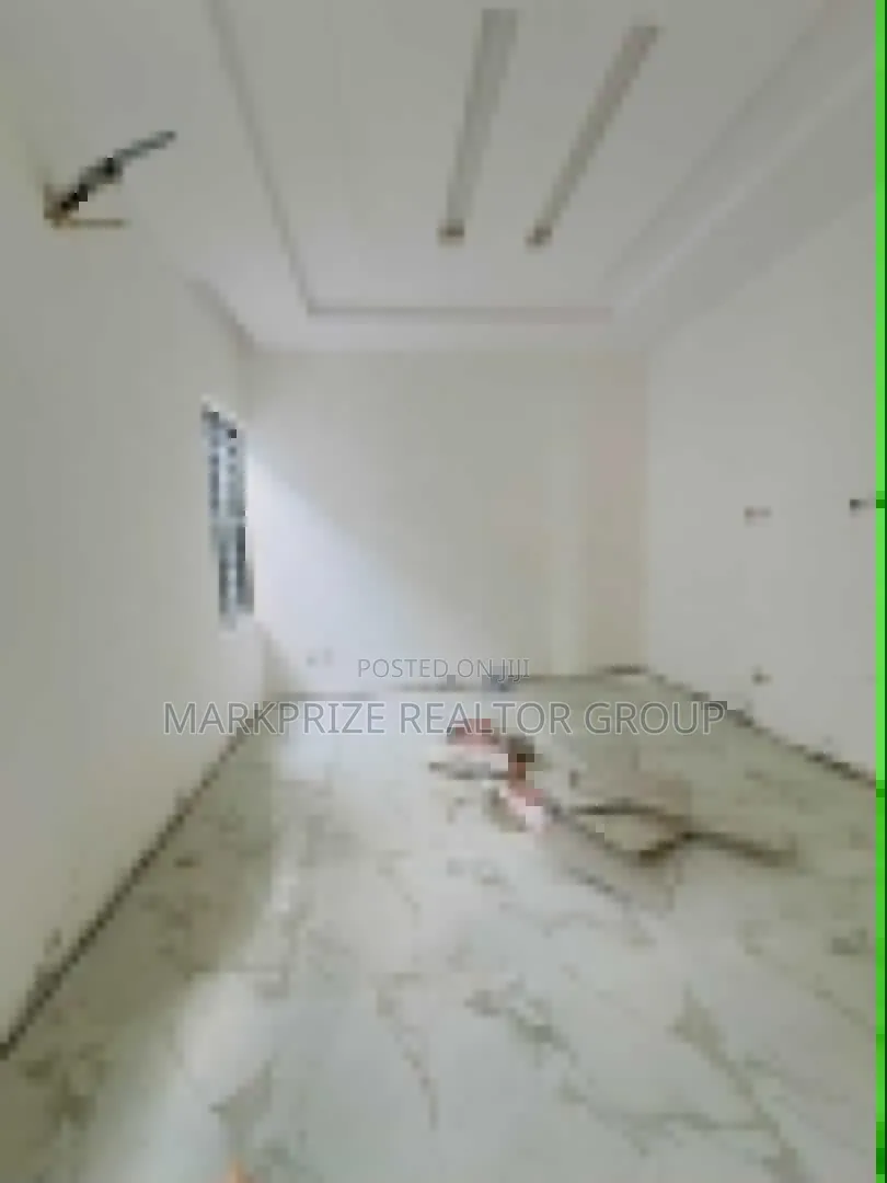 5bdrm Duplex in Omole Phase 2 Lagos for sale