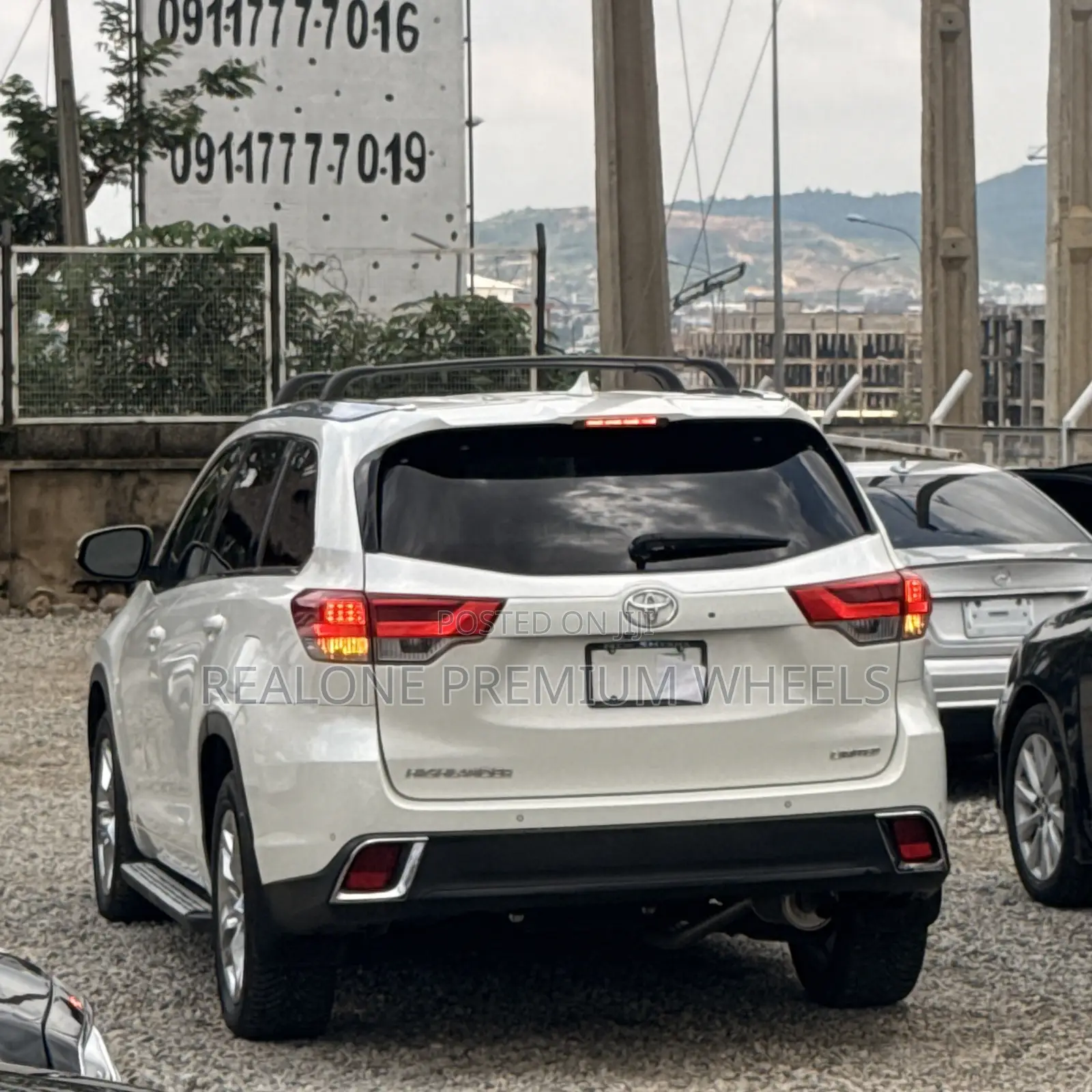 Toyota Highlander Limited 2019 White