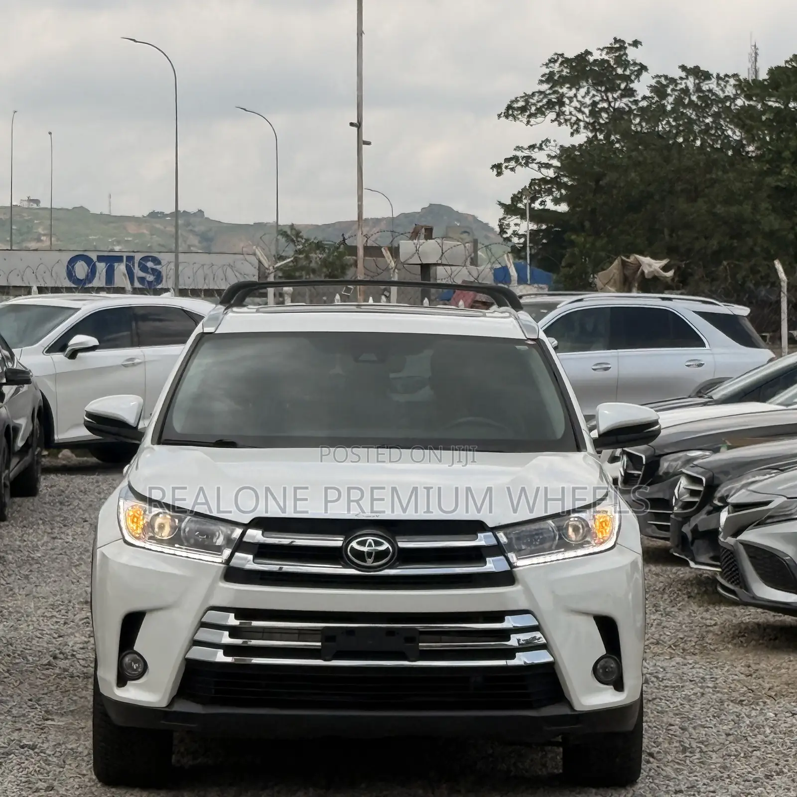 Toyota Highlander Limited 2019 White