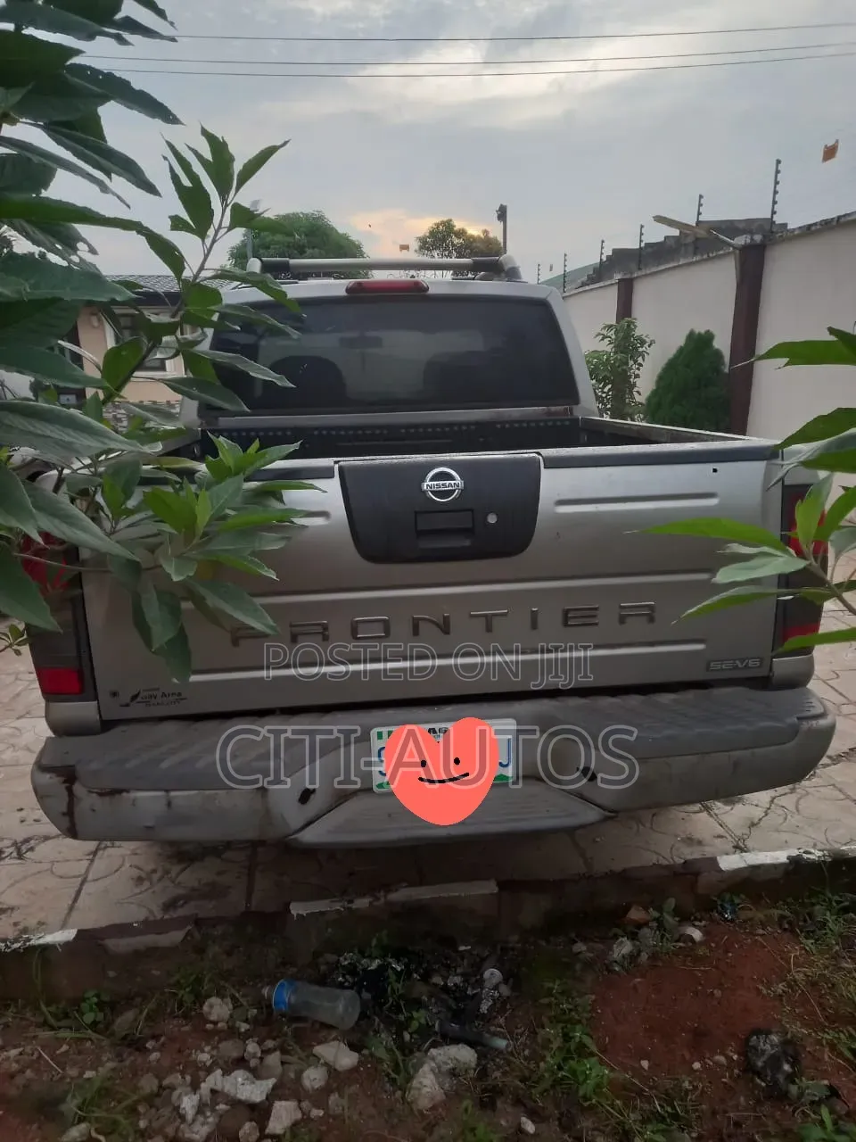 Nissan Frontier 2004 Gray