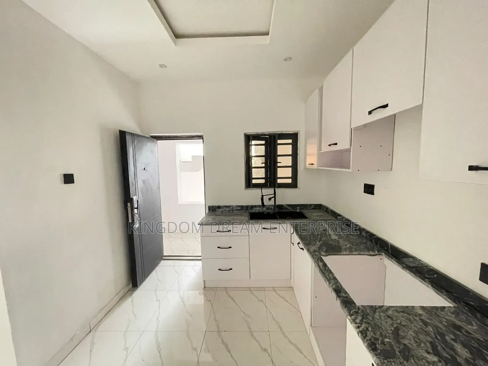 3bdrm Apartment in Gbagada Lagos for sale
