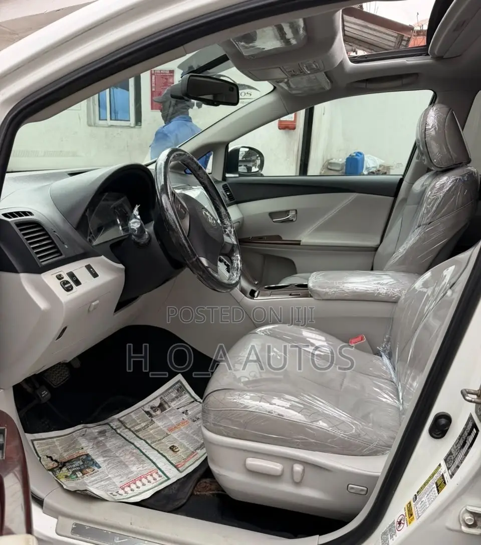 Toyota Venza V6 AWD 2010 White