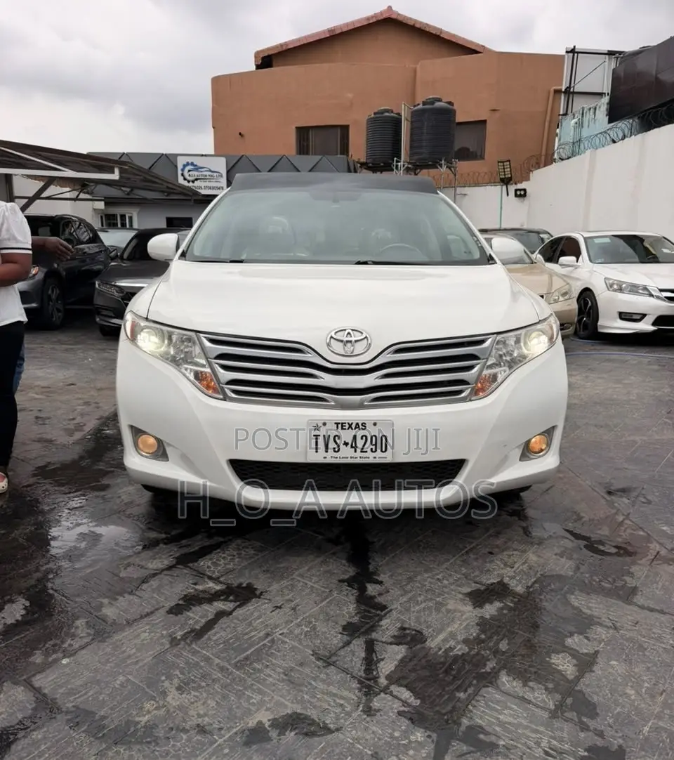 Toyota Venza V6 AWD 2010 White