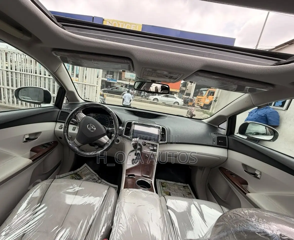 Toyota Venza V6 AWD 2010 White