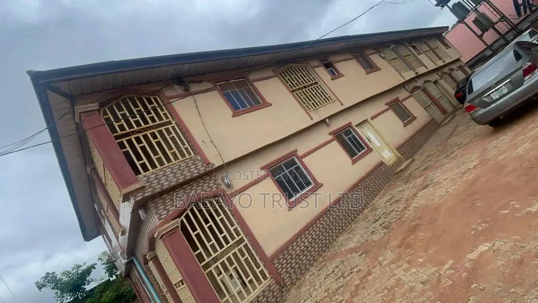 20bdrm Block of Flats in Isiohor, Benin City for sale