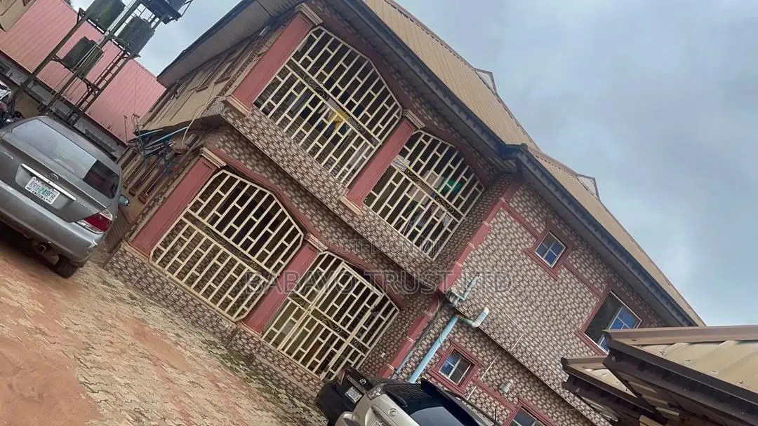 20bdrm Block of Flats in Isiohor, Benin City for sale