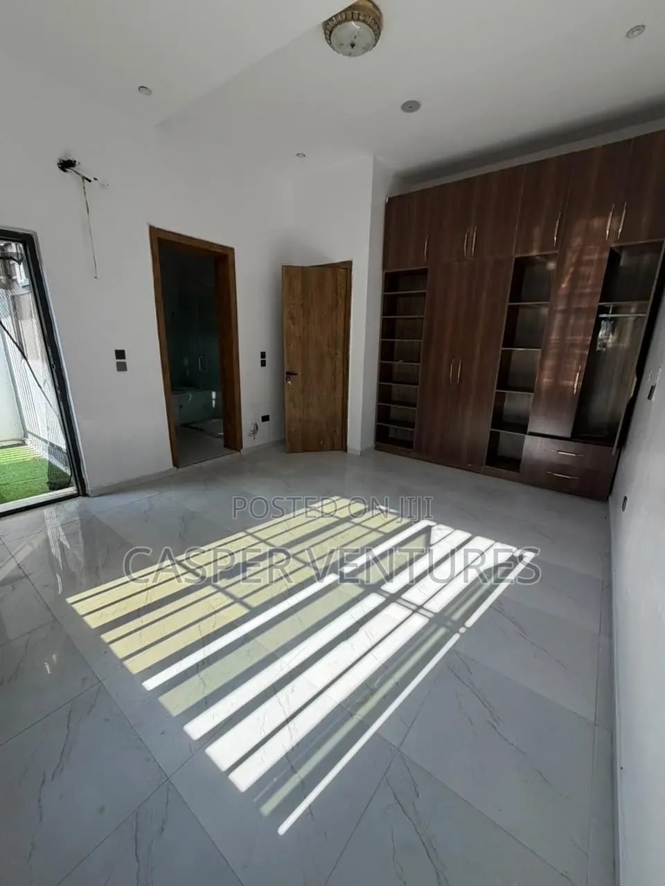 1bdrm Shared Apartment in New Road, Lekki Phase 2 for rent