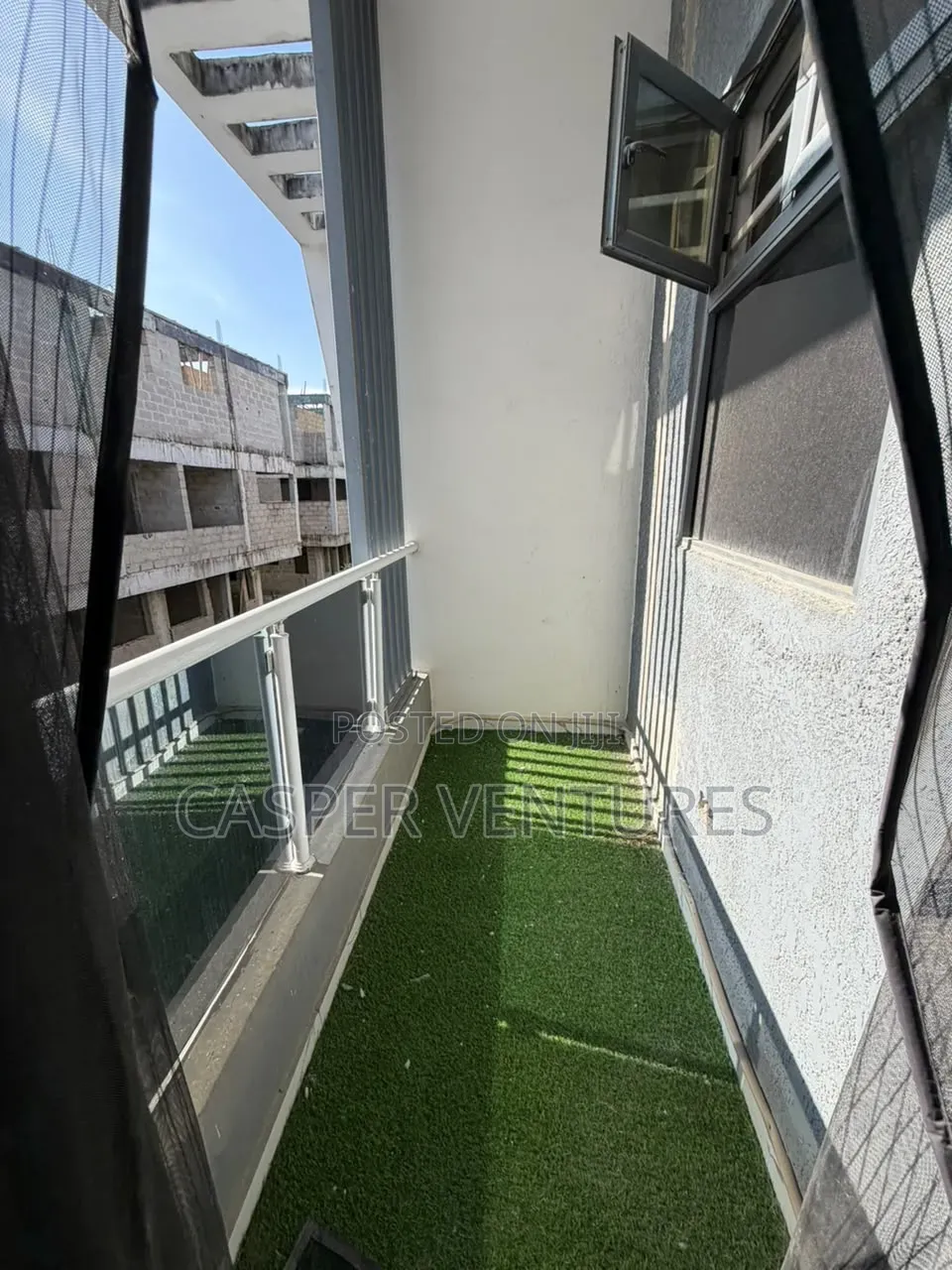 1bdrm Shared Apartment in New Road, Lekki Phase 2 for rent