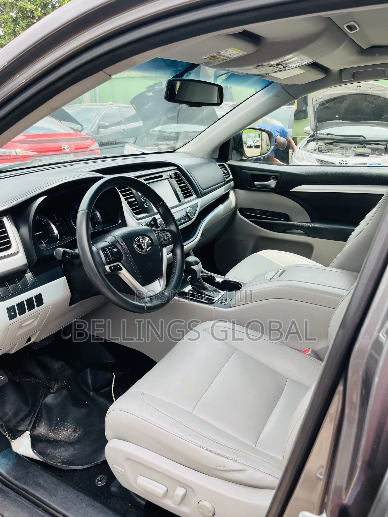 Toyota Highlander XLE 4dr SUV AWD (3.5L 6cyl 6A) 2015 Gray